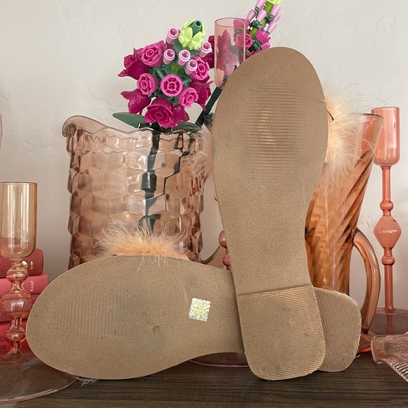 CHINESE LAUNDRY pink faux feather ZOEY MARAB SANDAL gold detail heel Sz 8.5 - Picture 6 of 14